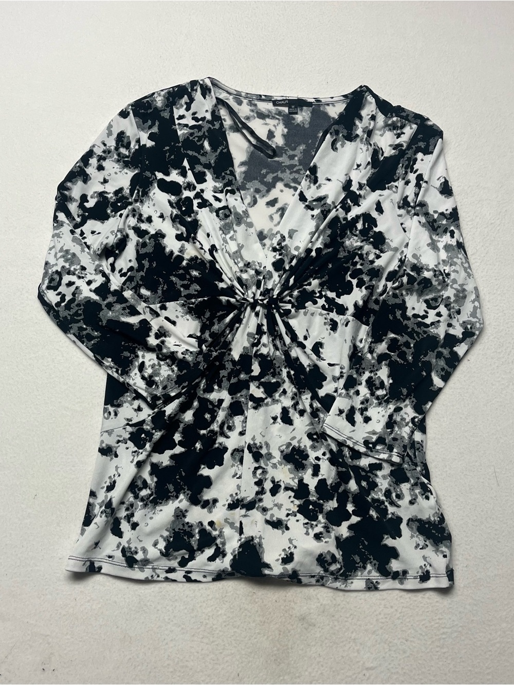Chaus Women's Blouse Size M Abstract Black White Gray V-Neck 3/4 Sleeve